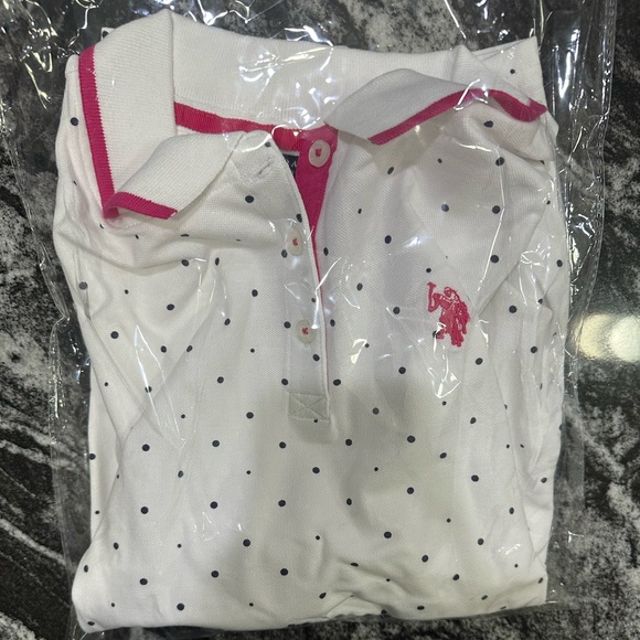 1 NEW White U.S. Polo Assn Shirt with Black Dot Print & Pink Accent - Picture 2 of 4
